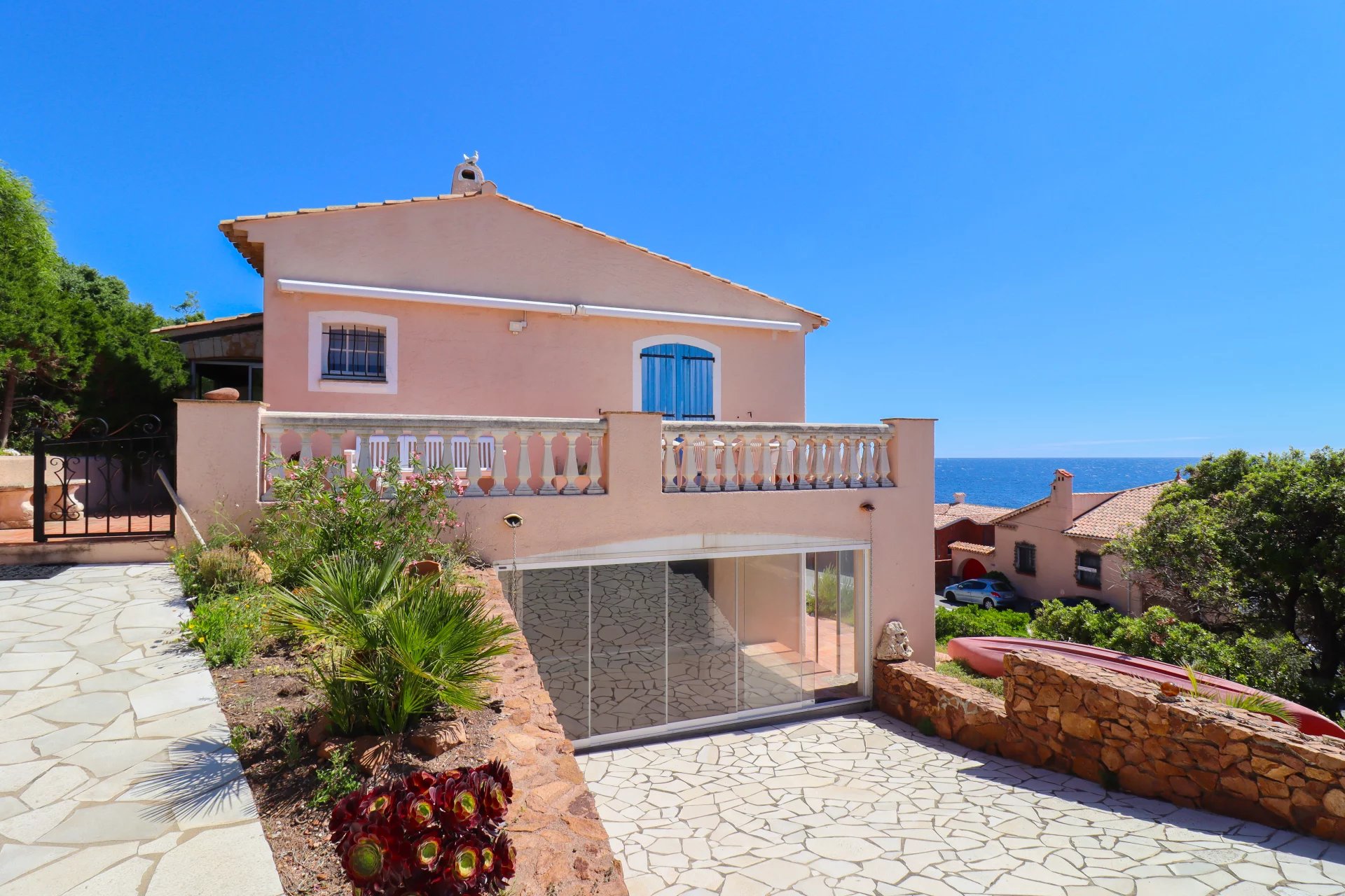Saint-Raphaël, Provence-Alpes-Côte d’Azur, 83700, FR, 5 Bedrooms Bedrooms, ,4 BathroomsBathrooms,Residential,For Sale,1994600