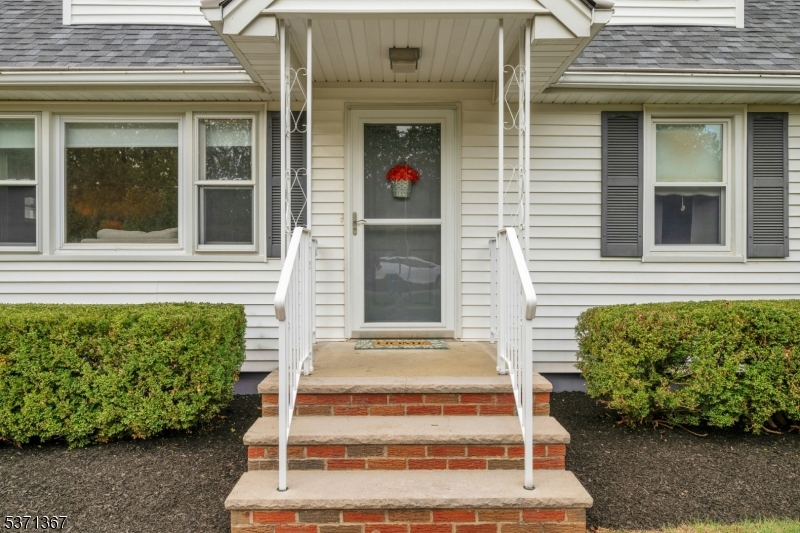 Boonton Twp., New Jersey, 07005, United States, 4 Bedrooms Bedrooms, ,1 BathroomBathrooms,Residential,For Sale,1989252