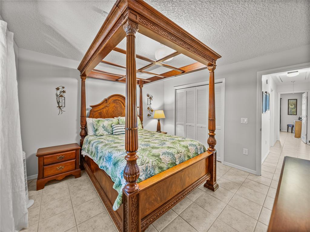 Lakeland, Florida, 33810, United States, 5 Bedrooms Bedrooms, ,4 BathroomsBathrooms,Residential,For Sale,1696884
