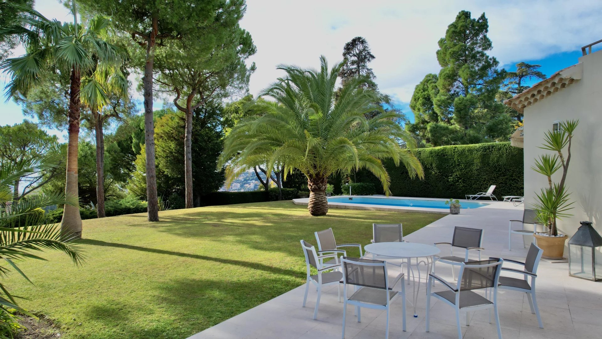Nice, Provence-Alpes-Côte d’Azur, 06000, FR, 4 Bedrooms Bedrooms, ,4 BathroomsBathrooms,Residential,For Sale,1999651