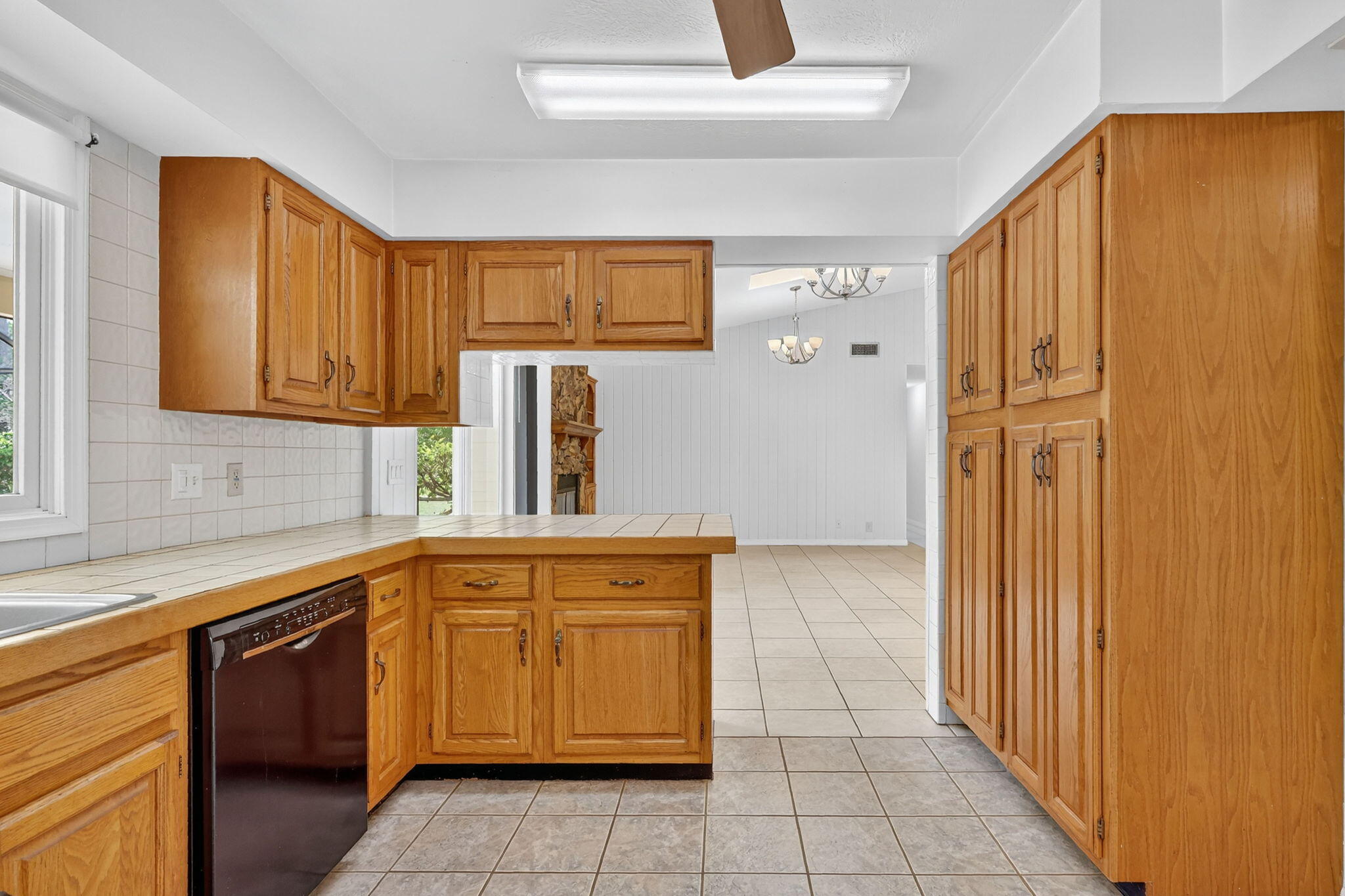 Jensen Beach, Florida, 34957, United States, 3 Bedrooms Bedrooms, ,2 BathroomsBathrooms,Residential,For Sale,1960986