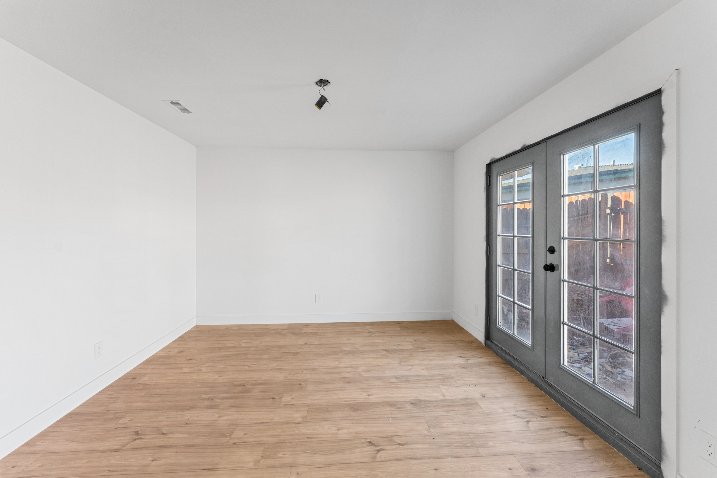 Rialto, California, 92376, United States, 4 Bedrooms Bedrooms, ,2 BathroomsBathrooms,Residential,For Sale,2006386