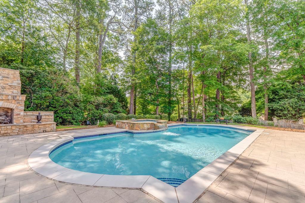 DALTON, Georgia, 30720, United States, 4 Bedrooms Bedrooms, ,4 BathroomsBathrooms,Residential,For Sale,1885970