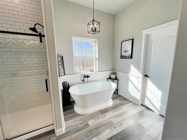 Tahlequah, Oklahoma, 74464, United States, 6 Bedrooms Bedrooms, ,4 BathroomsBathrooms,Residential,For Sale,1982576