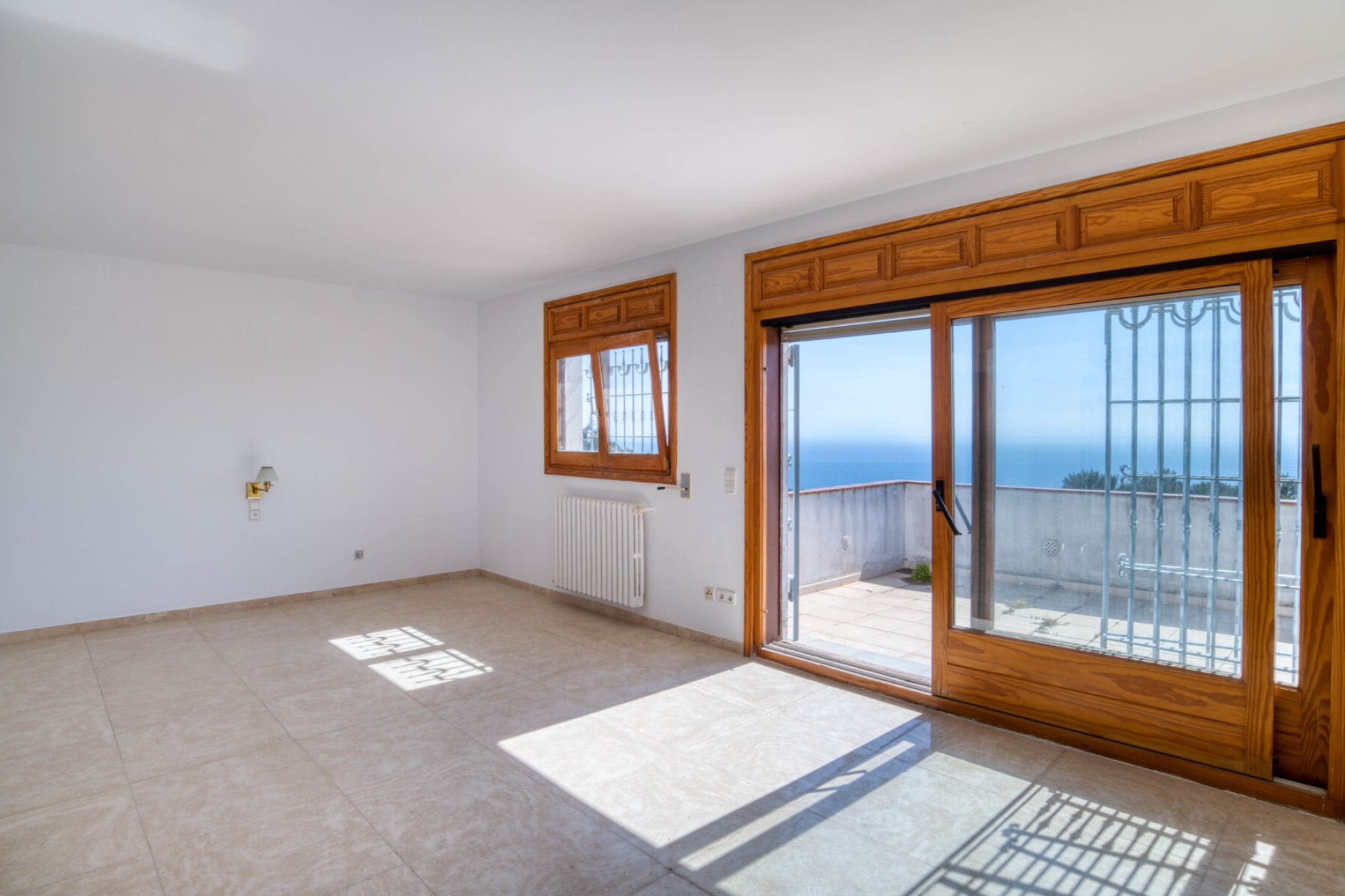  Property with charm and potential with sea and mountain views, Tamariu - 物件實景