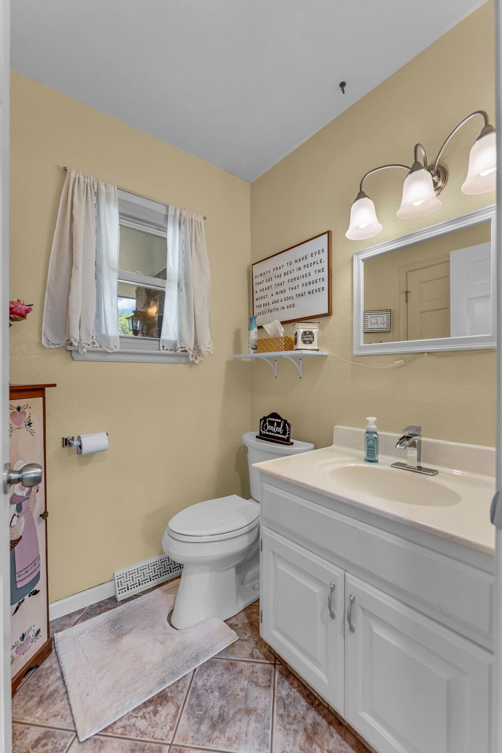 Topeka, Kansas, 66615, United States, 4 Bedrooms Bedrooms, ,8 BathroomsBathrooms,Residential,For Sale,1848877