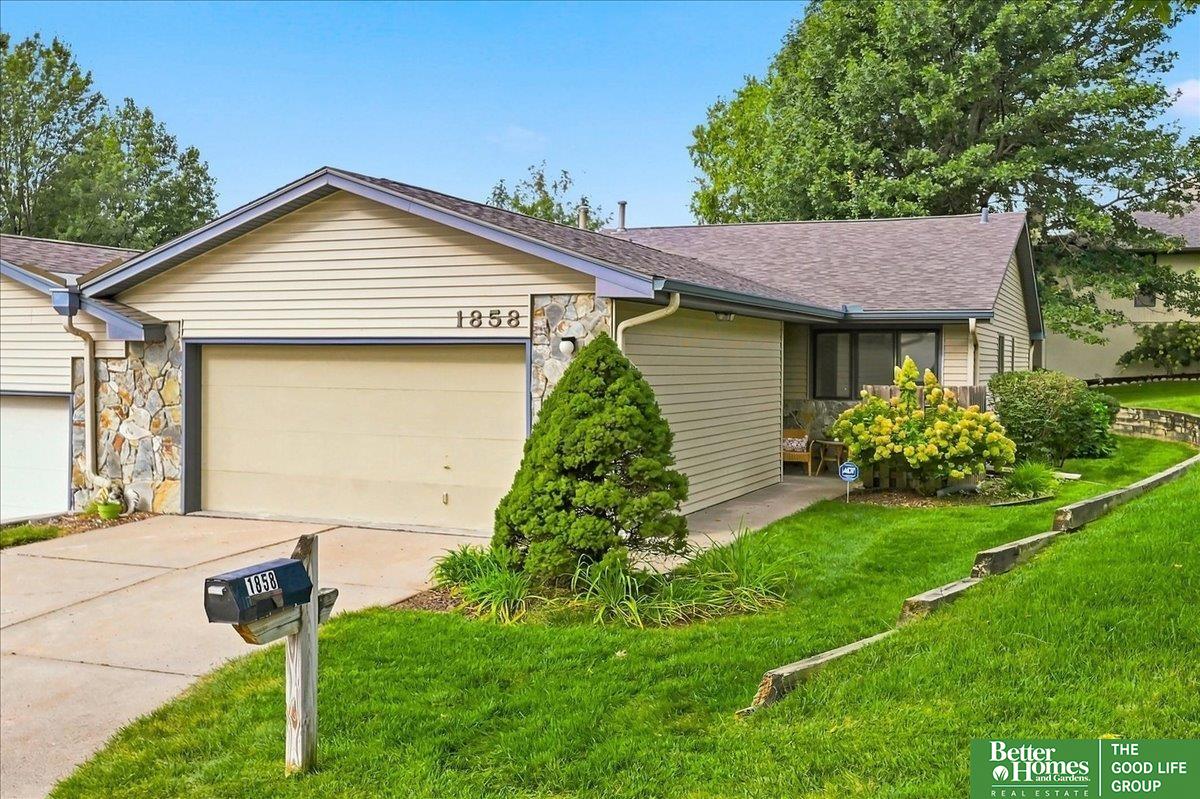94th Plz, Omaha, NE 68114