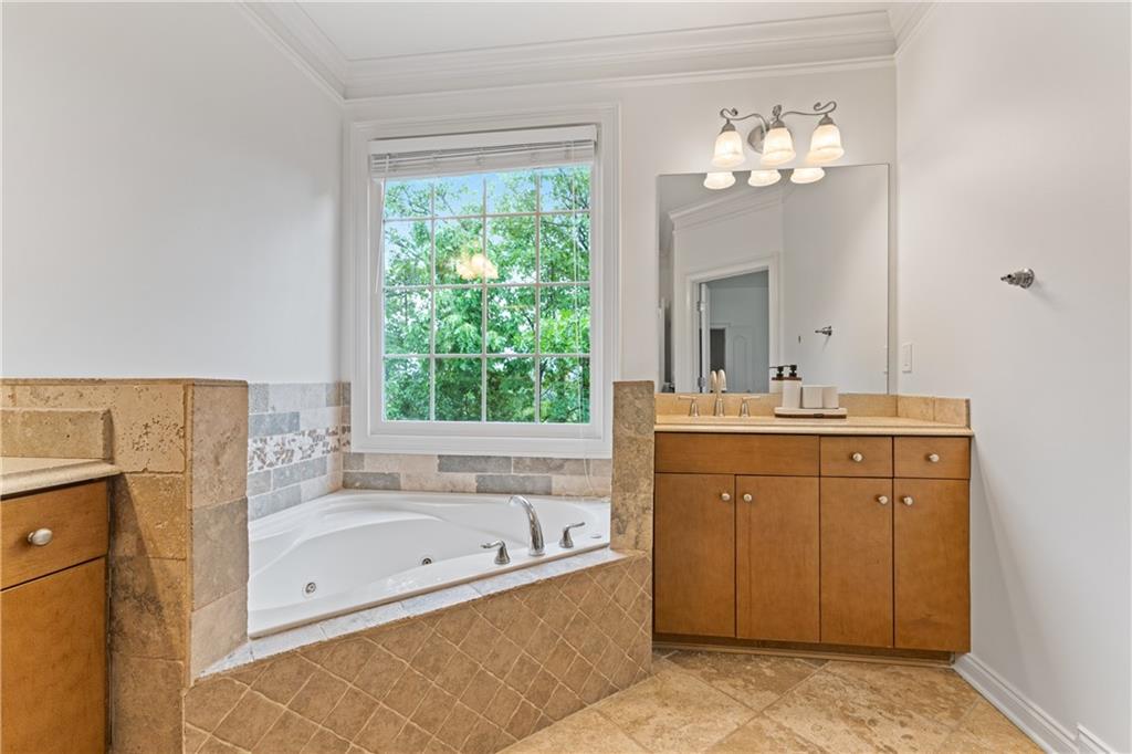 Sandy Springs, Georgia, 30328, United States, 2 Bedrooms Bedrooms, ,4 BathroomsBathrooms,Residential,For Sale,1923426