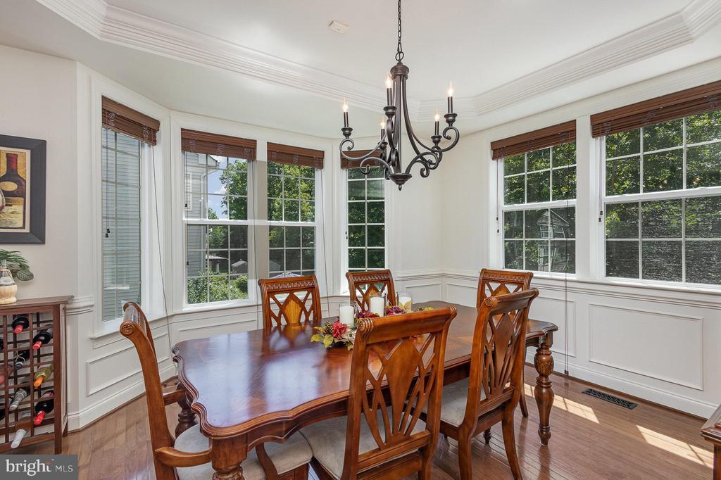 Fredericksburg, Virginia, 22406, United States, 5 Bedrooms Bedrooms, ,4 BathroomsBathrooms,Residential,For Sale,1932908