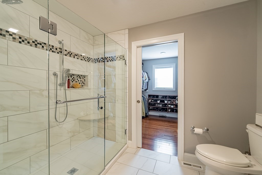 Ludlow, Massachusetts, 01056, United States, 2 Bedrooms Bedrooms, ,2 BathroomsBathrooms,Residential,For Sale,1925126