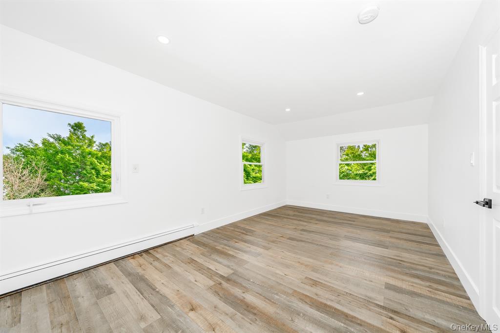 West Babylon, New York, 1704, United States, 3 Bedrooms Bedrooms, ,2 BathroomsBathrooms,Residential,For Sale,1950805