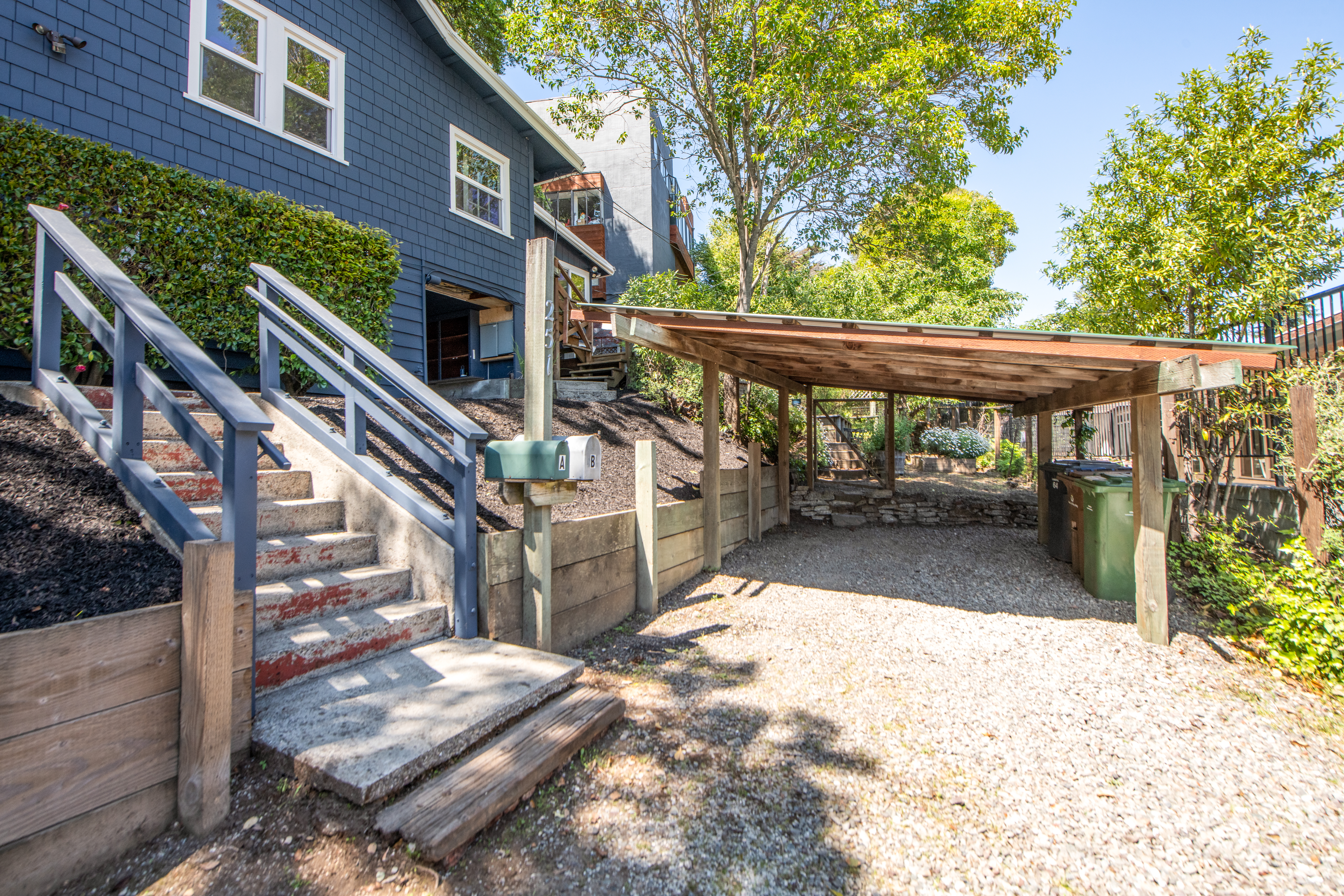  Charming Side-By-Side Duplex in West End - 物件實景