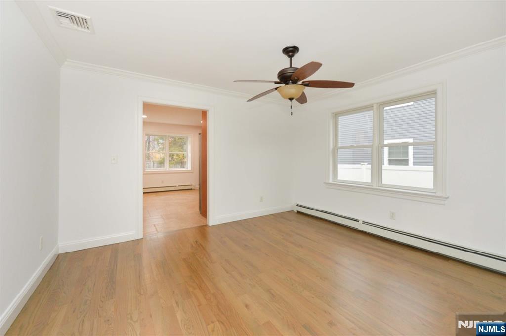 Mahwah, New Jersey, 07430, United States, 4 Bedrooms Bedrooms, ,3 BathroomsBathrooms,Residential,For Sale,1989324