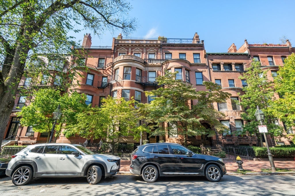 Boston, Massachusetts, 02116, United States, 1 Bedroom Bedrooms, ,1 BathroomBathrooms,Residential,For Sale,1941990