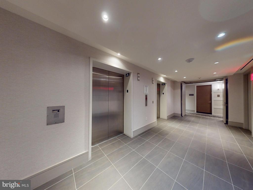 Rockville, Maryland, 20852, United States, 2 Bedrooms Bedrooms, ,2 BathroomsBathrooms,Residential,For Sale,1861250