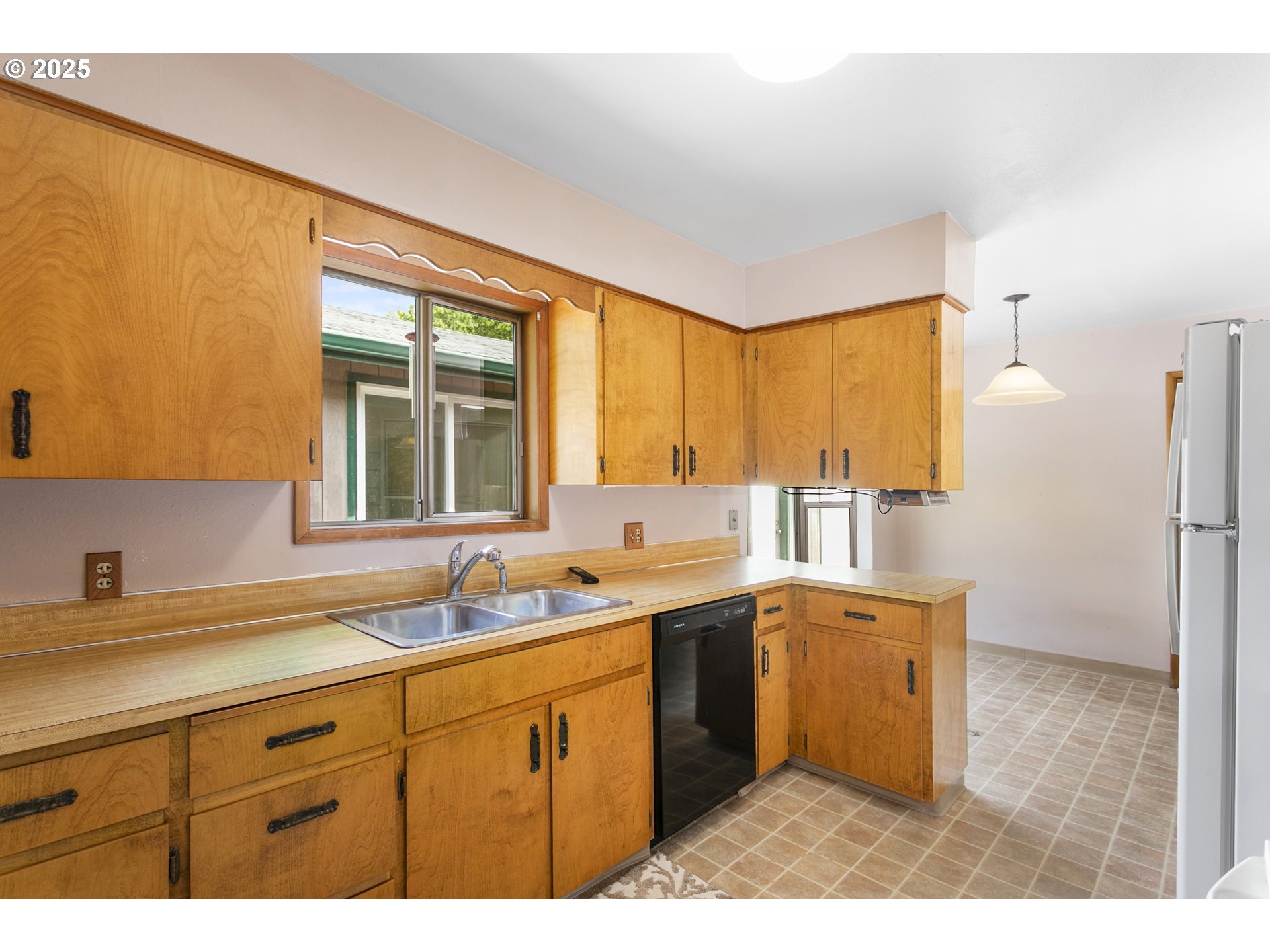 Vancouver, Washington, 98663, United States, 3 Bedrooms Bedrooms, ,1 BathroomBathrooms,Residential,For Sale,1911249