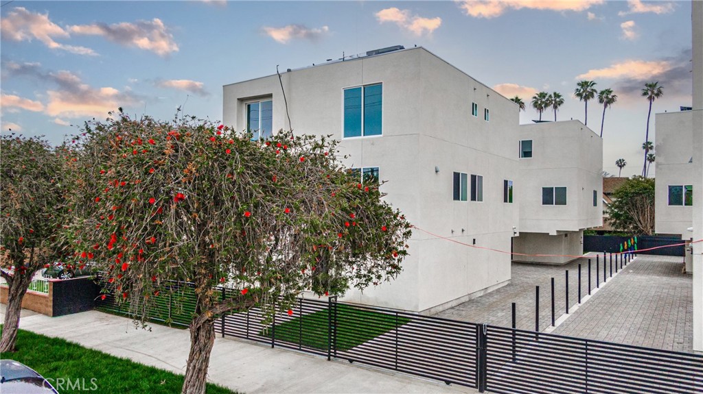 GARDENA, California, 90247, United States, ,Residential,For Sale,1810571