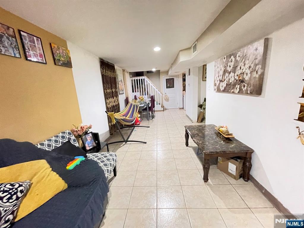 Newark, New Jersey, 07104, United States, 7 Bedrooms Bedrooms, ,4 BathroomsBathrooms,Residential,For Sale,1980017