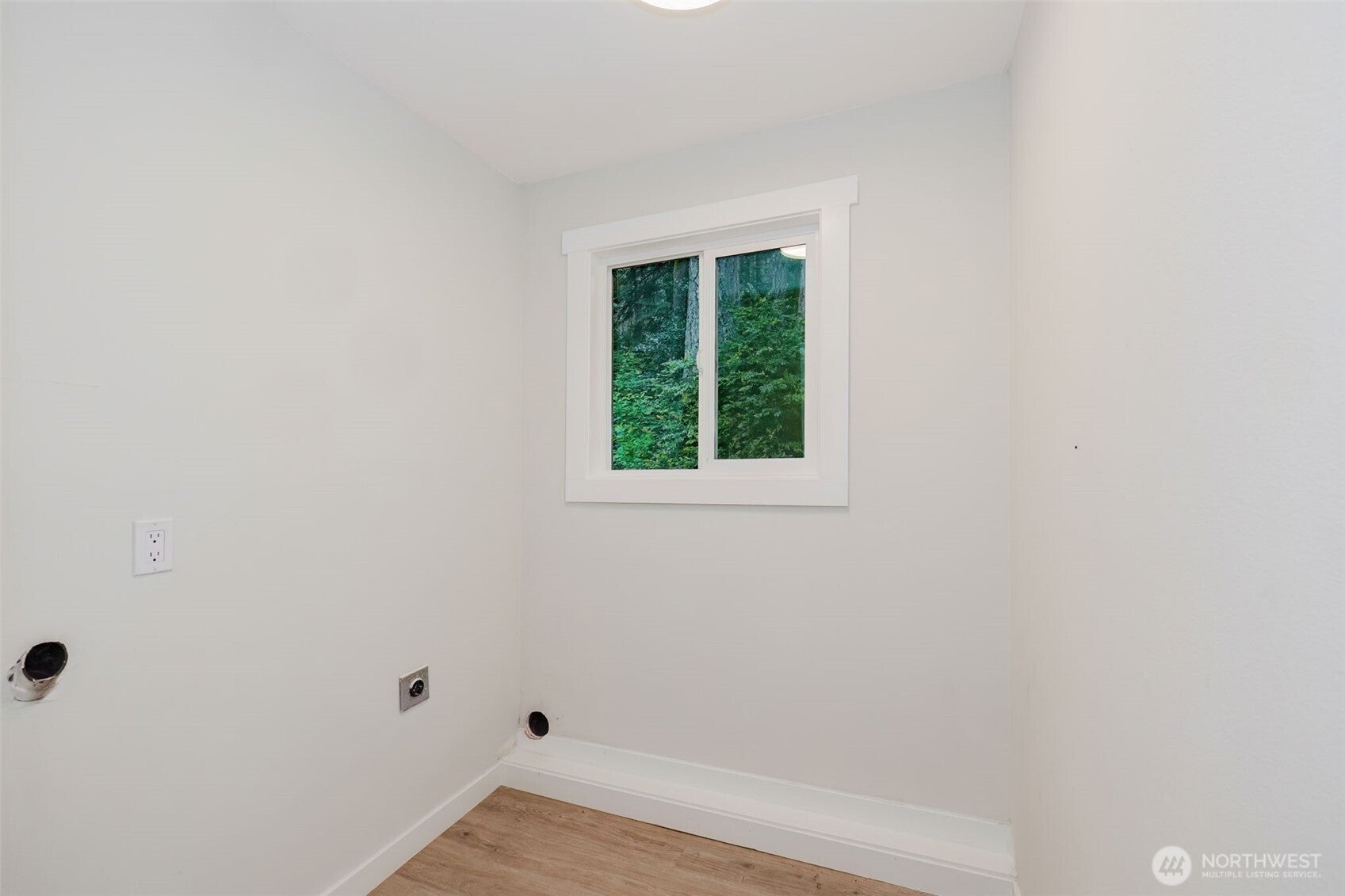 Poulsbo, Washington, 98370, United States, 3 Bedrooms Bedrooms, ,2 BathroomsBathrooms,Residential,For Sale,1796168