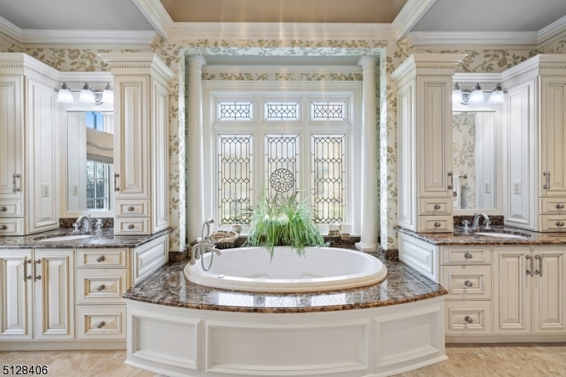 Bernardsville Boro, New Jersey, 07924, United States, 6 Bedrooms Bedrooms, ,10 BathroomsBathrooms,Residential,For Sale,1868903