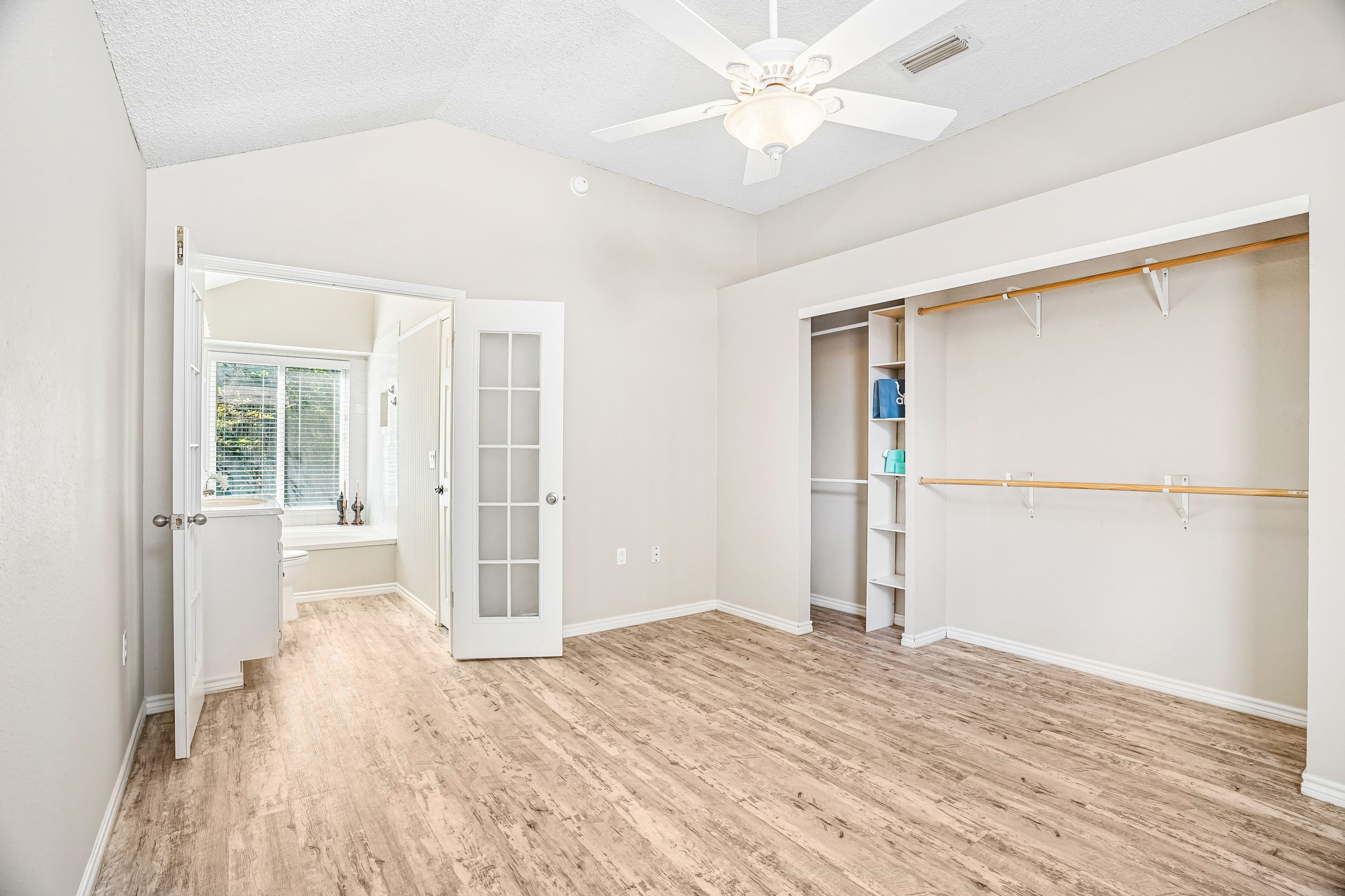  One-Story Charm in Hidden Oaks - 物件實景