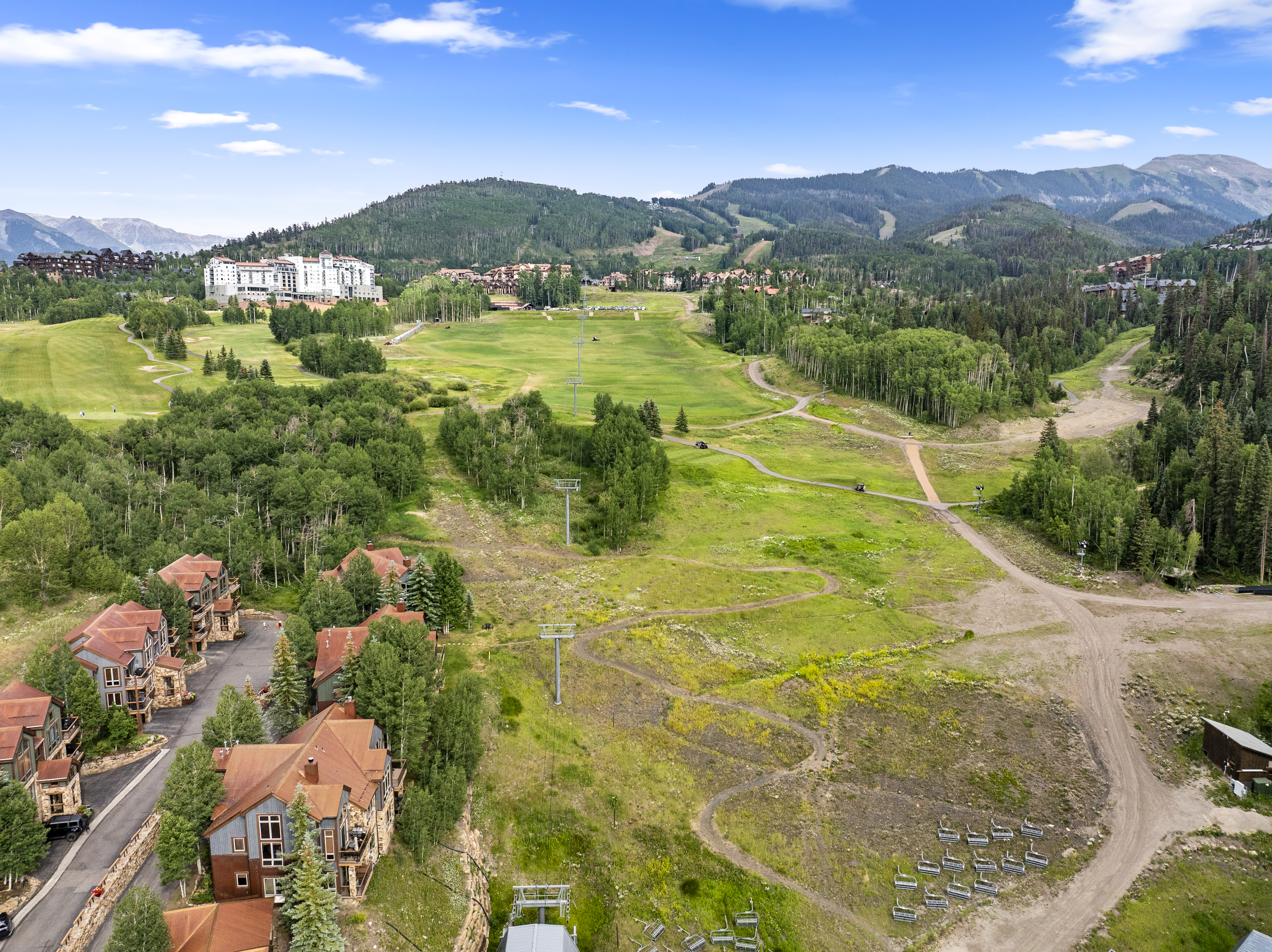  A Rare and Coveted Direct Ski Trail-side Residence at The Terrace - 物件實景