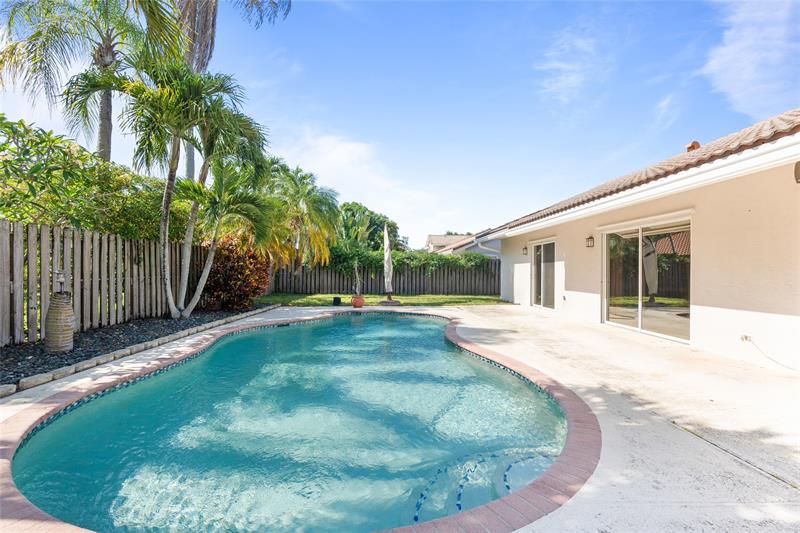 Plantation, Florida, 33322, United States, 4 Bedrooms Bedrooms, ,2 BathroomsBathrooms,Residential,For Sale,1829242