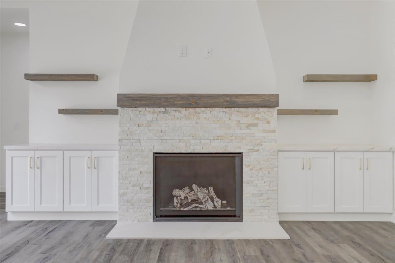 Grass Valley, California, 95949, United States, 4 Bedrooms Bedrooms, ,3 BathroomsBathrooms,Residential,For Sale,1979972