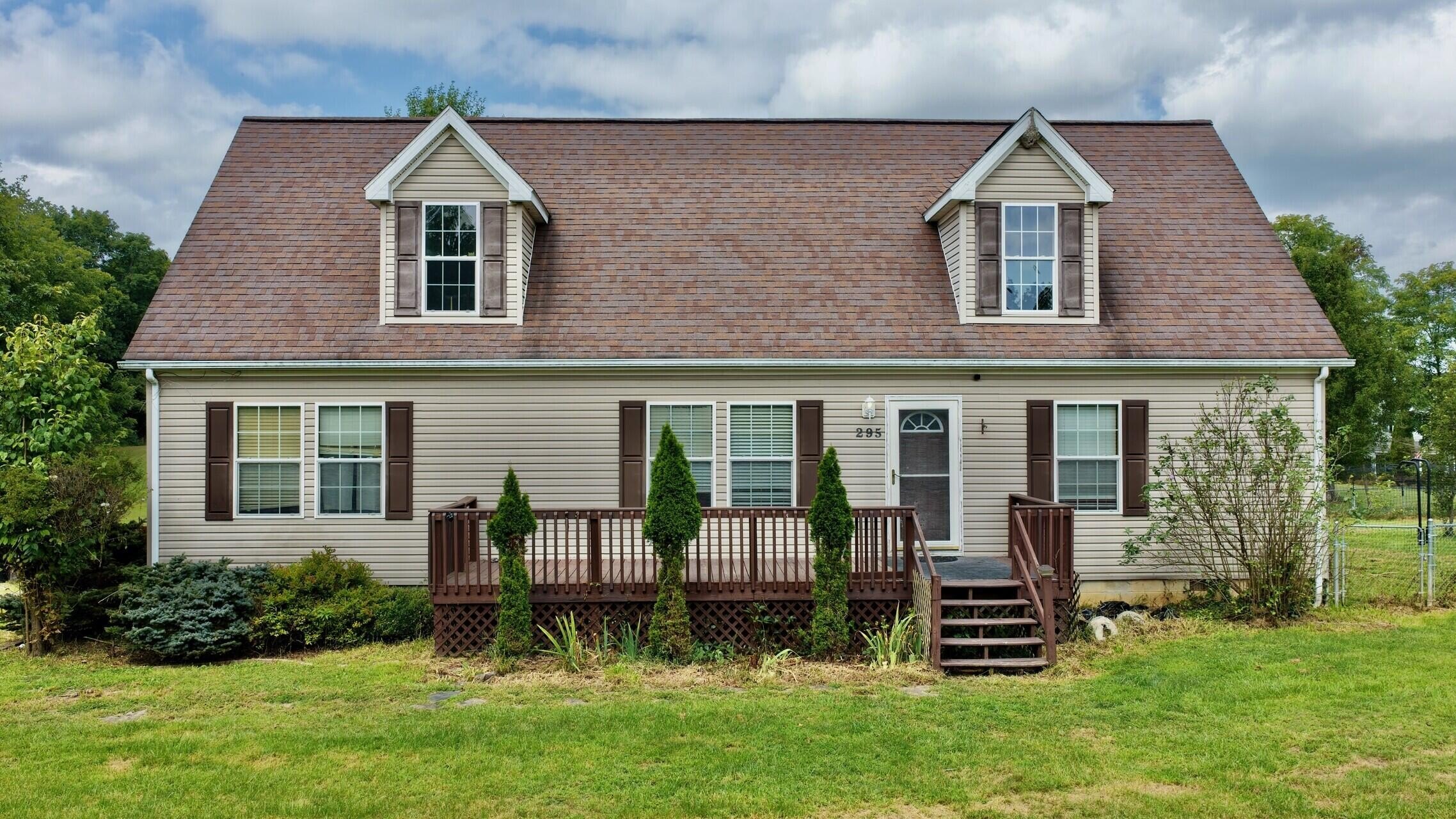 Albany Summer Ln, Lewisburg, WV 24901