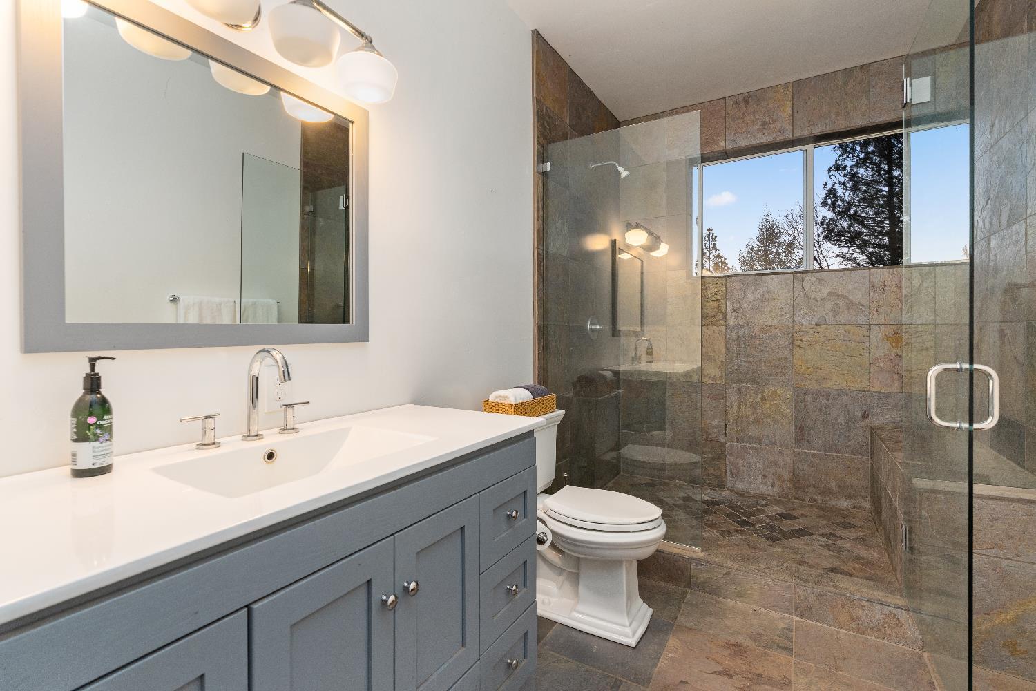 Camptonville, California, 95922, United States, 1 Bedroom Bedrooms, ,2 BathroomsBathrooms,Residential,For Sale,1938019