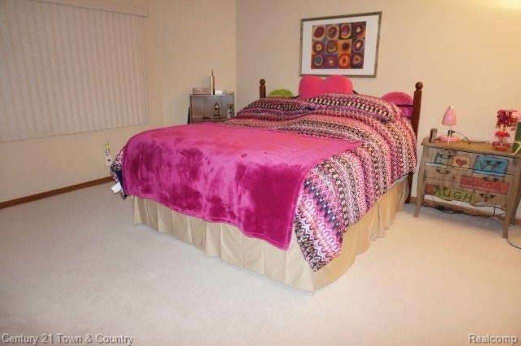 Macomb Twp, Michigan, 48044, United States, 4 Bedrooms Bedrooms, ,4 BathroomsBathrooms,Residential,For Sale,1942968