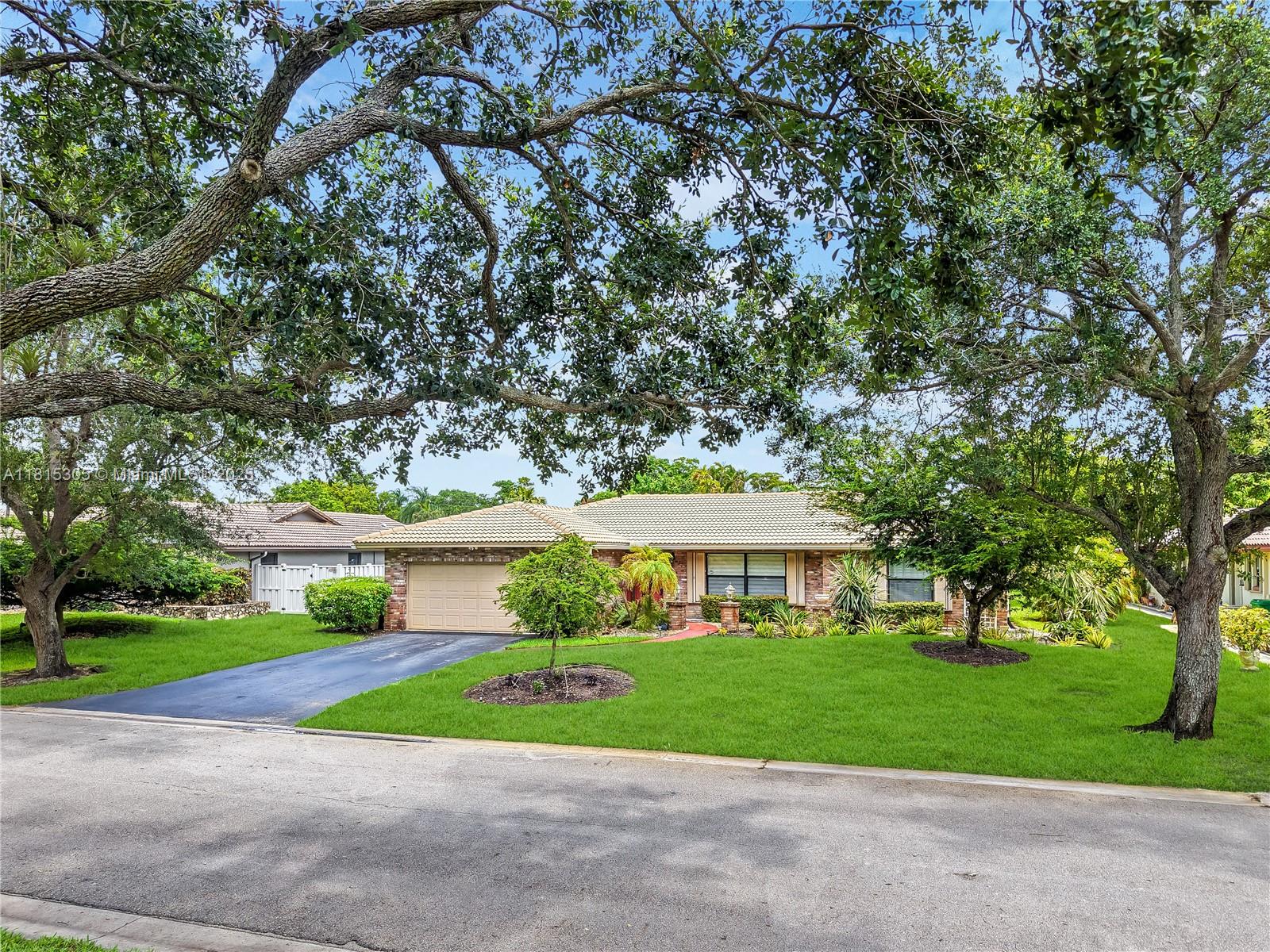 Coral Springs, Florida, 33071, United States, 3 Bedrooms Bedrooms, ,2 BathroomsBathrooms,Residential,For Sale,1857646