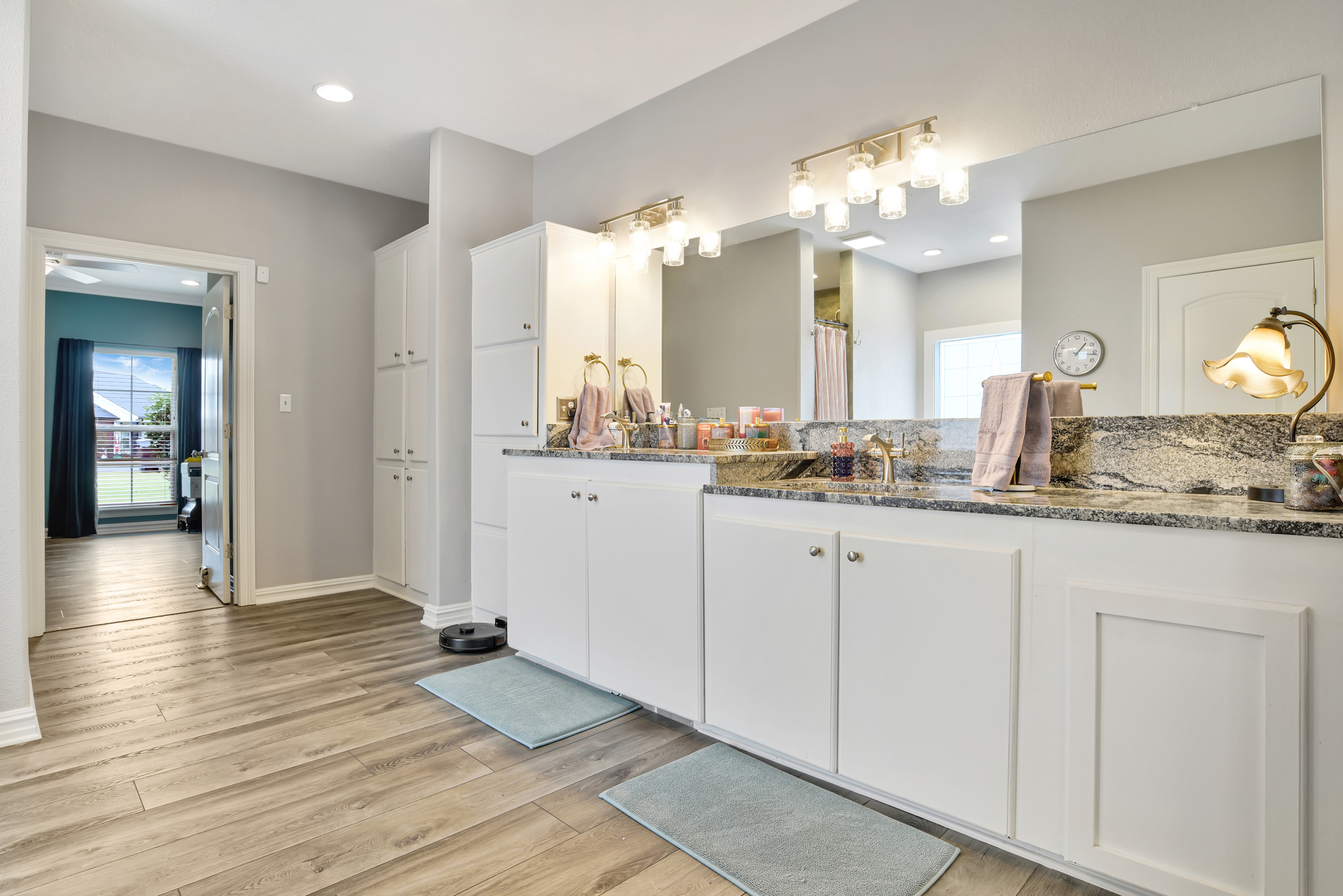 Westlake, Louisiana, 70669, United States, 4 Bedrooms Bedrooms, ,3 BathroomsBathrooms,Residential,For Sale,2001563