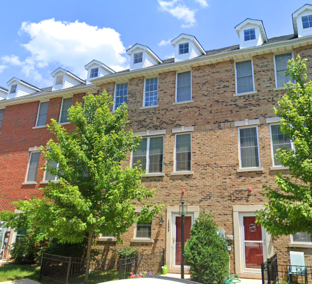 Evanston, Illinois, 60201, United States, 4 Bedrooms Bedrooms, ,3 BathroomsBathrooms,Residential,For Sale,1981115