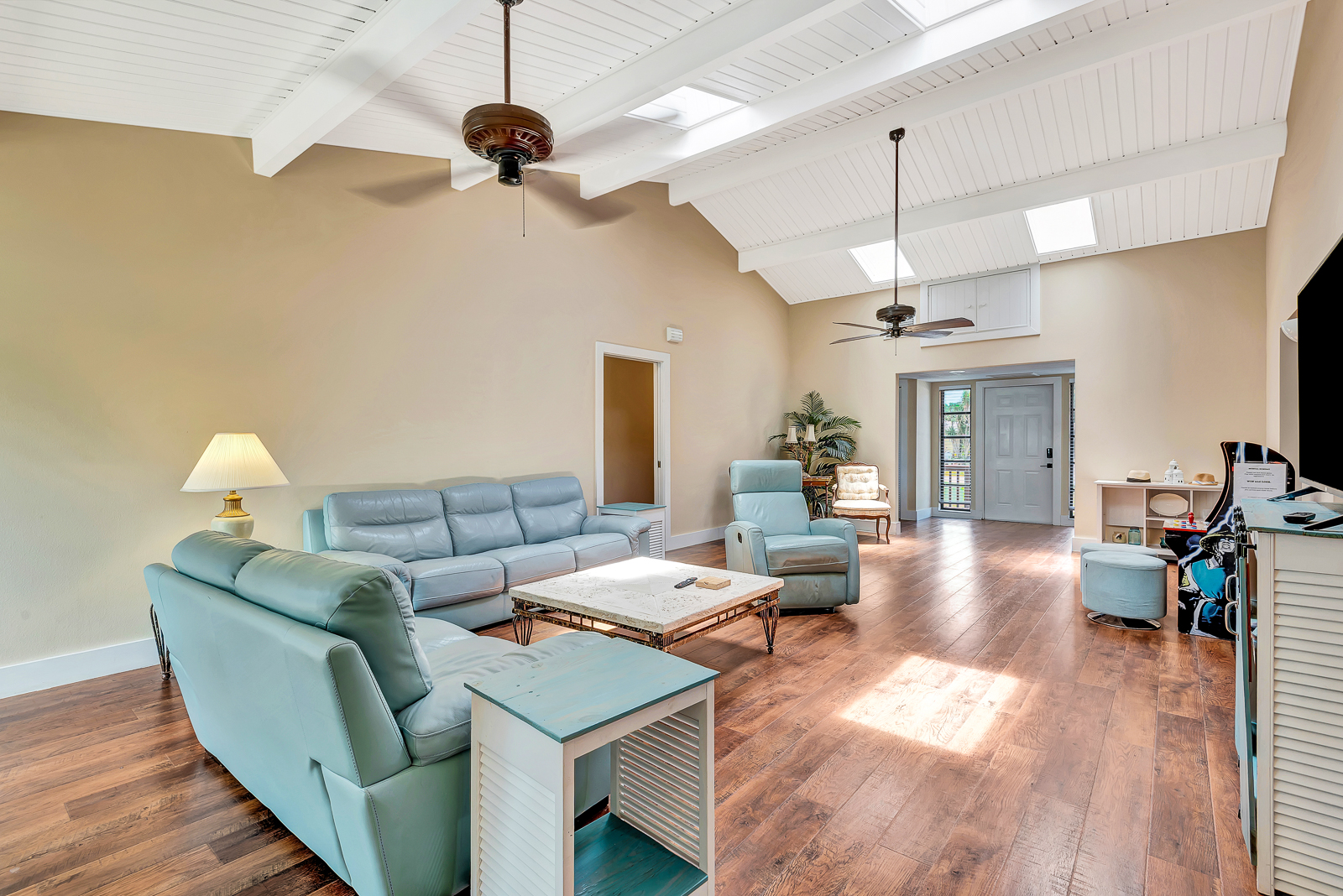 Sarasota, Florida, 34231, United States, 4 Bedrooms Bedrooms, ,2 BathroomsBathrooms,Residential,For Sale,1981224