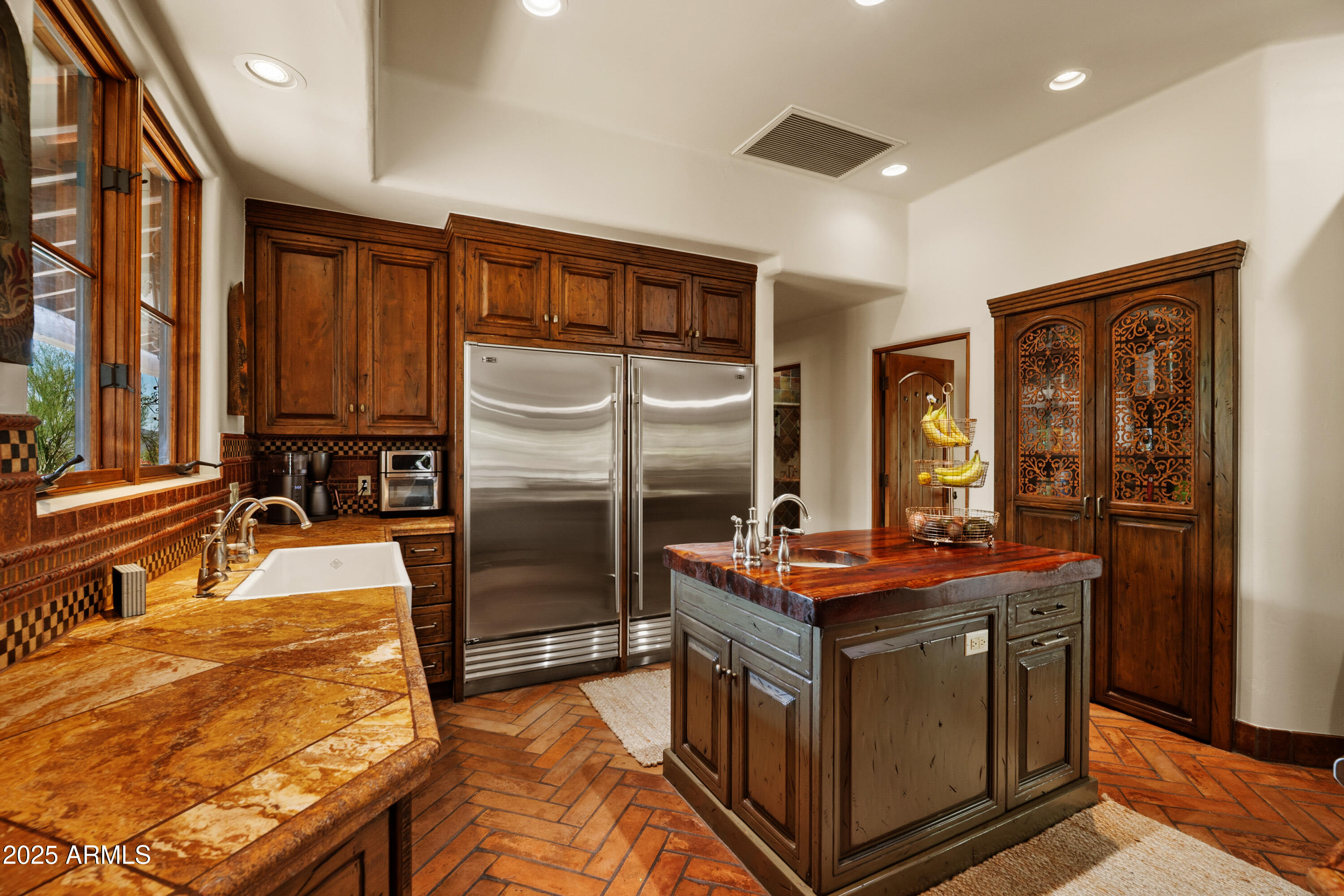 Cave Creek, Arizona, 85331, United States, 2 Bedrooms Bedrooms, ,4 BathroomsBathrooms,Residential,For Sale,1987771