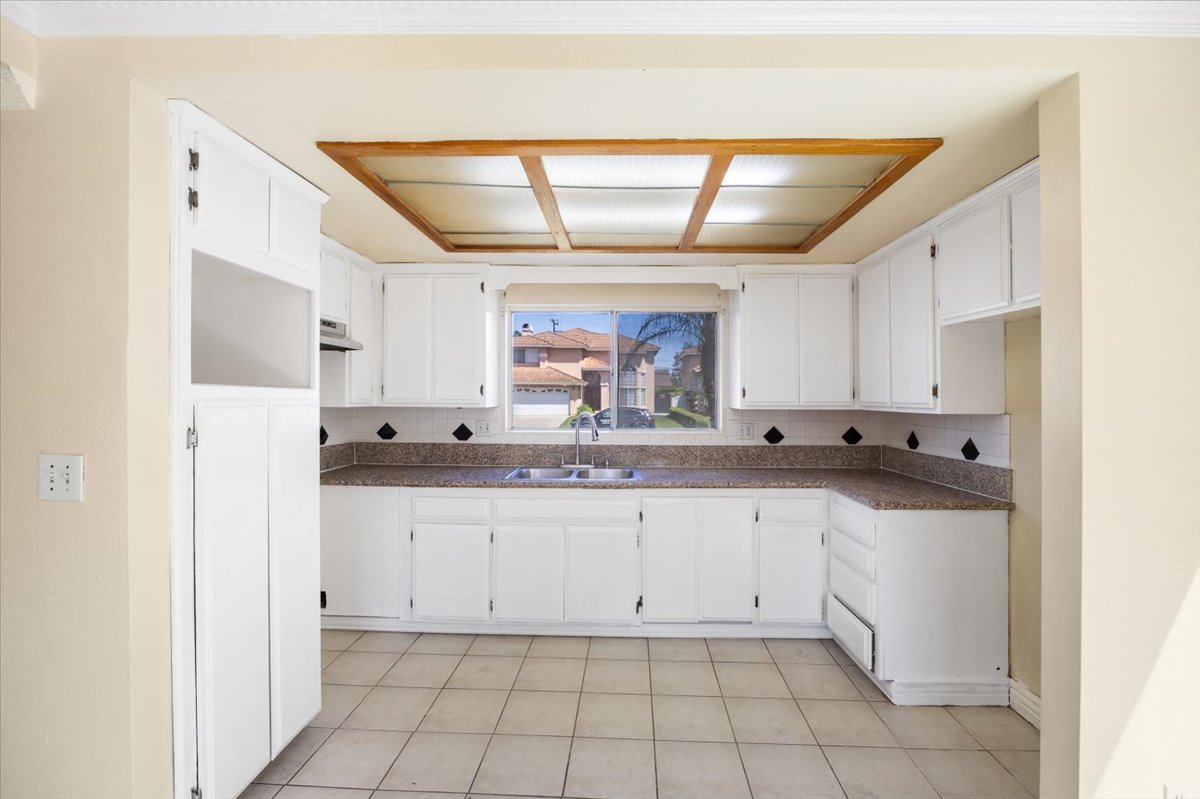 Chino, California, 91710, United States, 5 Bedrooms Bedrooms, ,3 BathroomsBathrooms,Residential,For Sale,1943036