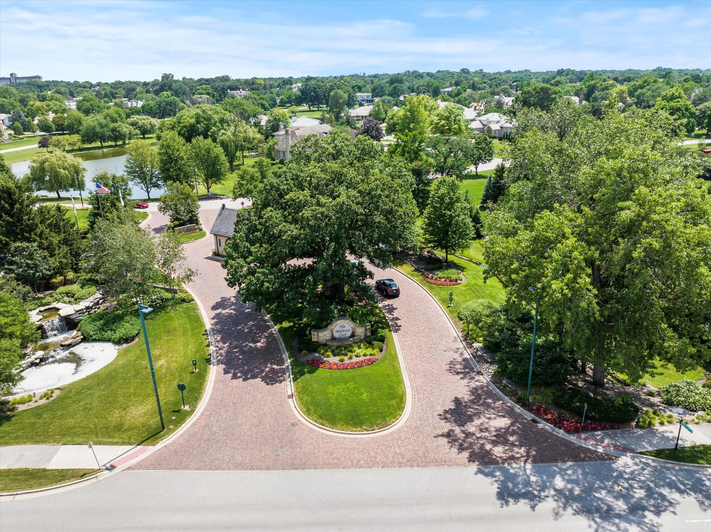 Oak Brook, Illinois, 60523, United States, 5 Bedrooms Bedrooms, ,6 BathroomsBathrooms,Residential,For Sale,1903537