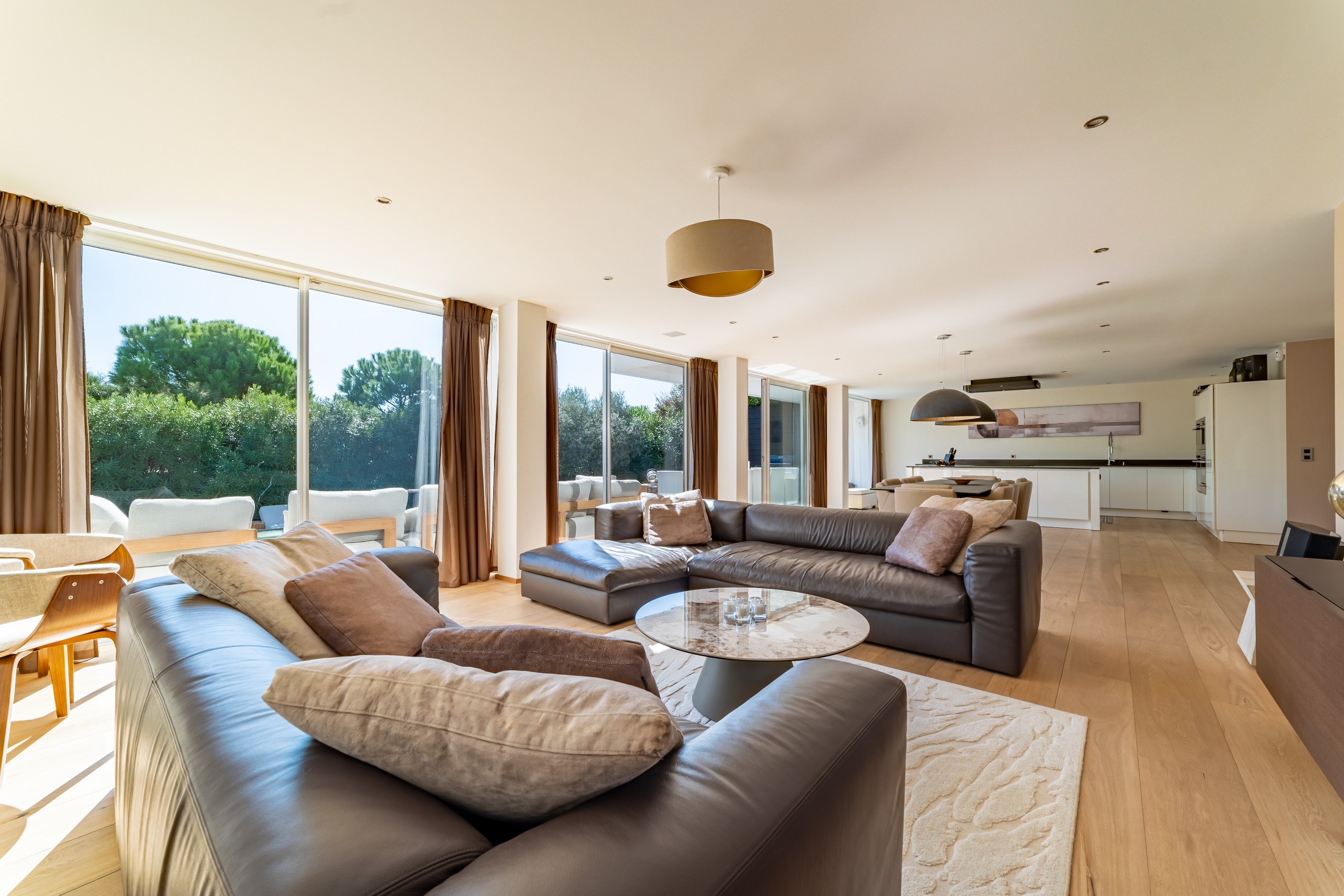  Elegance and transparency are the watchwords of this resolutely contemporary vi… - 物件實景