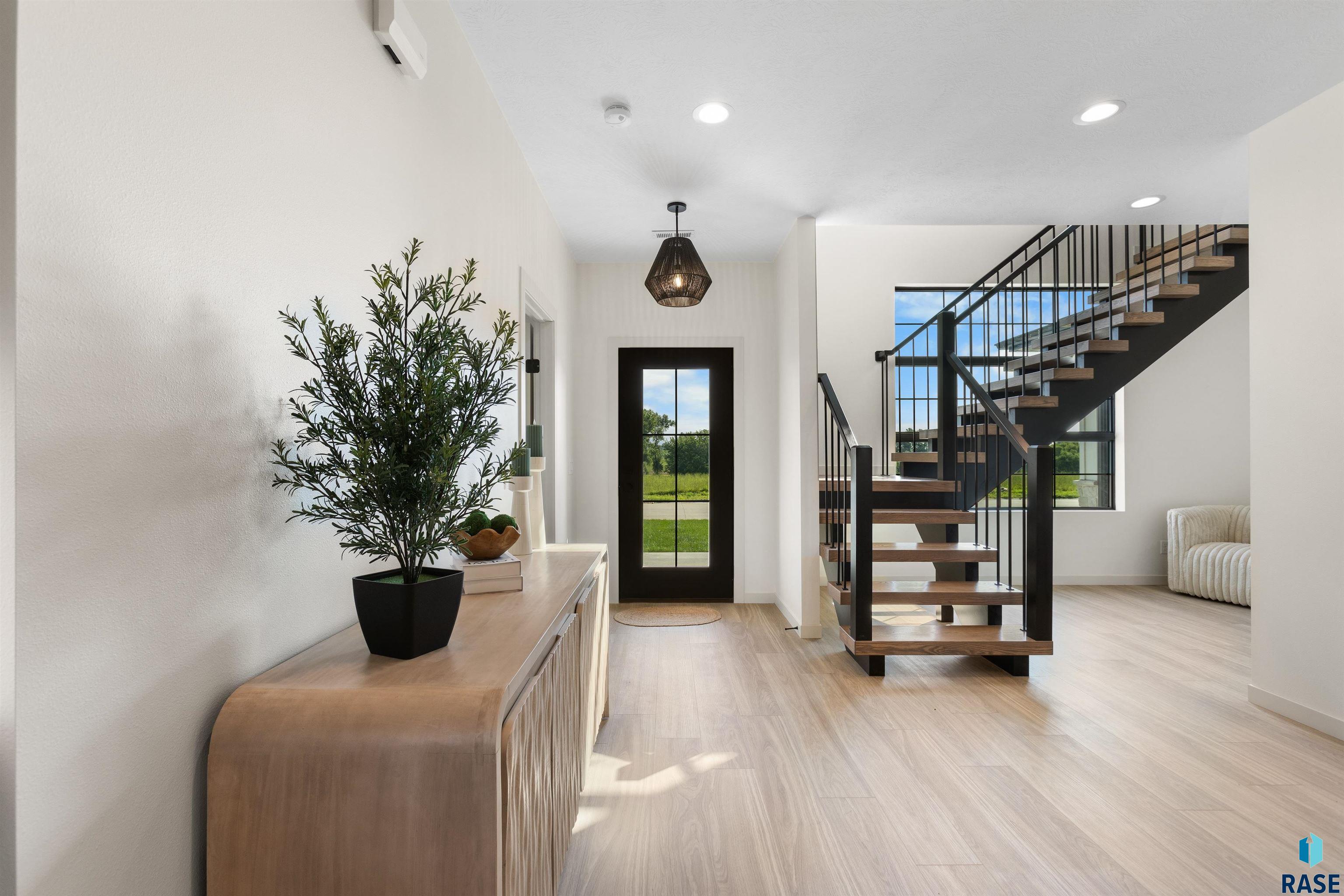 Rock Rapids, Iowa, 51246, United States, 5 Bedrooms Bedrooms, ,3 BathroomsBathrooms,Residential,For Sale,1957836