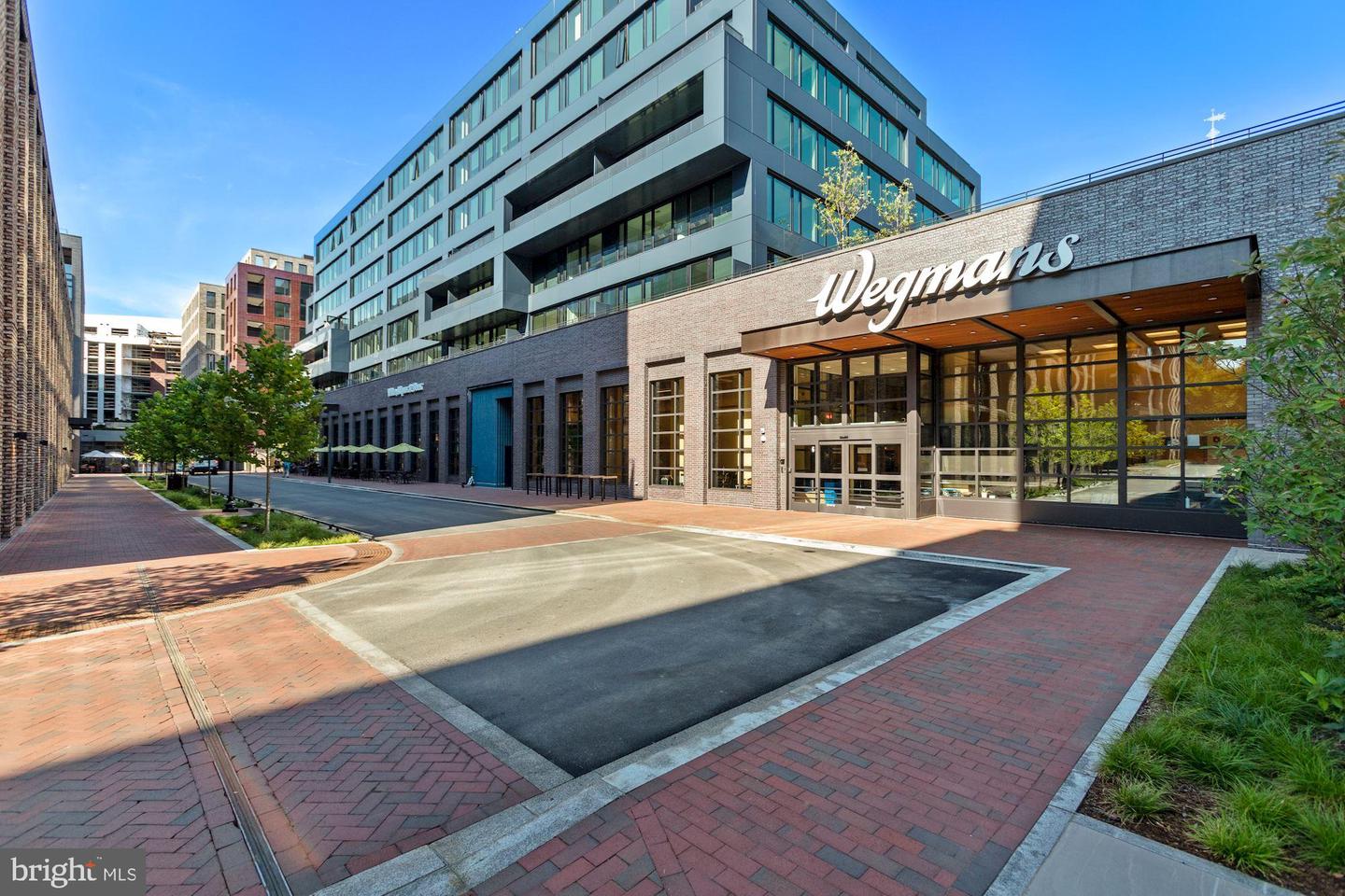 Washington, District of Columbia, 20016, United States, 3 Bedrooms Bedrooms, ,3 BathroomsBathrooms,Residential,For Sale,1895672