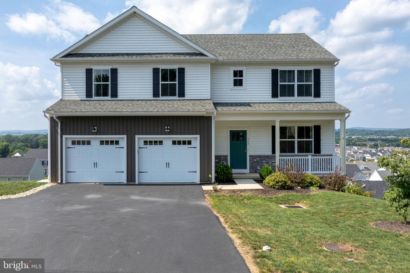 Lititz, Pennsylvania, 17543, United States, 4 Bedrooms Bedrooms, ,3 BathroomsBathrooms,Residential,For Sale,1905987