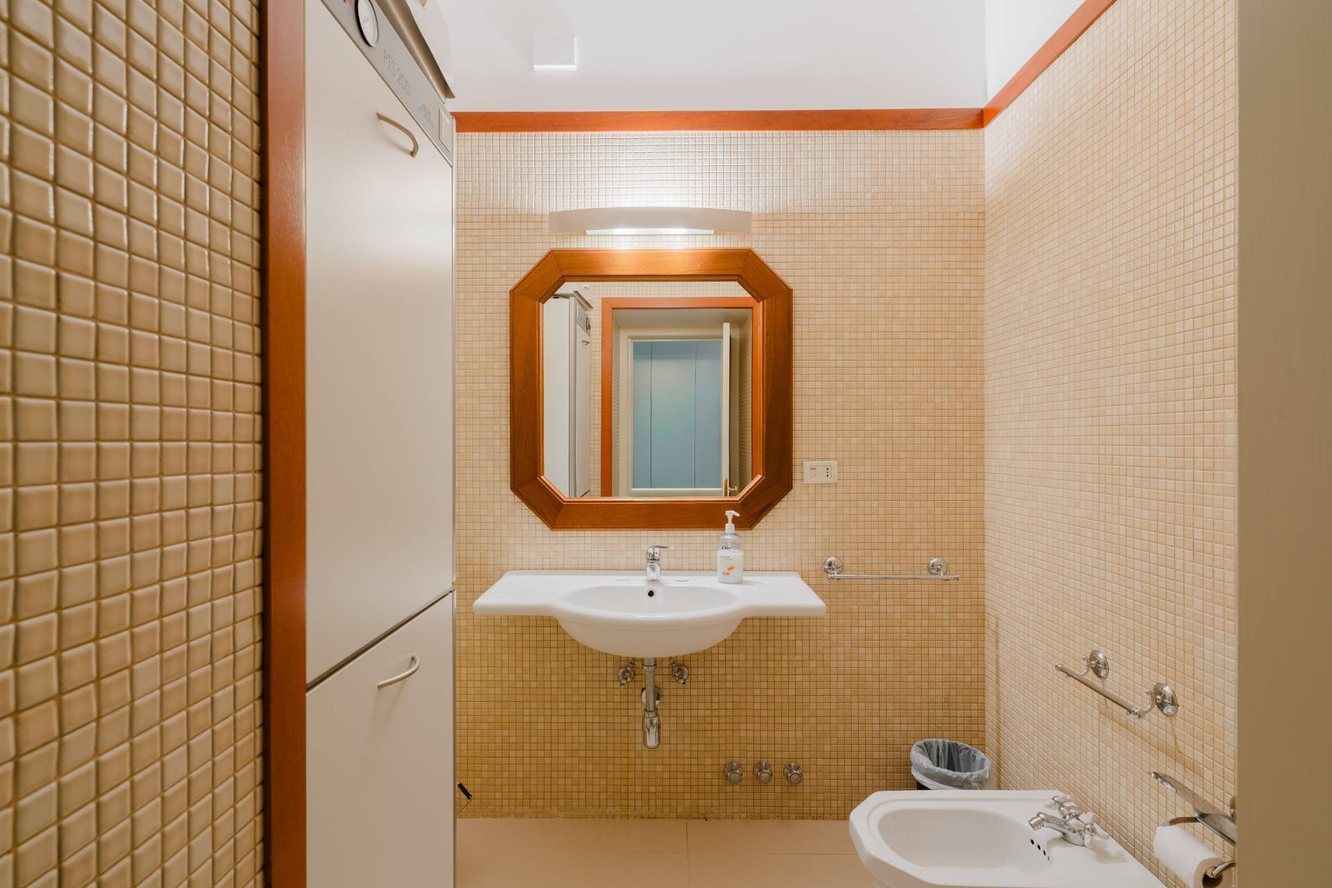 Molfetta, Bari, 70056, IT, 3 Bedrooms Bedrooms, ,4 BathroomsBathrooms,Residential,For Sale,1988051