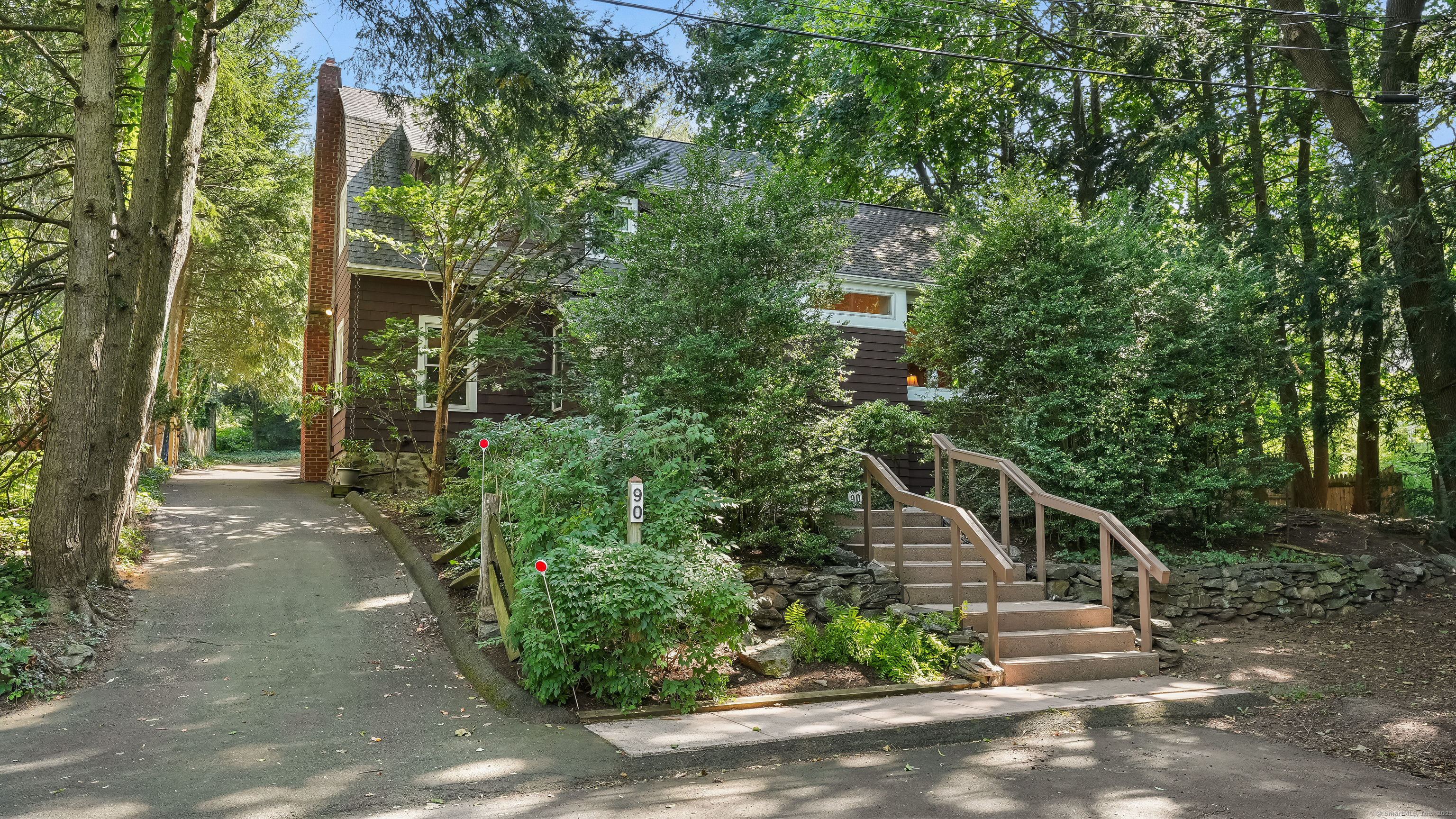 Hamden, Connecticut, 06517, United States, 4 Bedrooms Bedrooms, ,3 BathroomsBathrooms,Residential,For Sale,1917035
