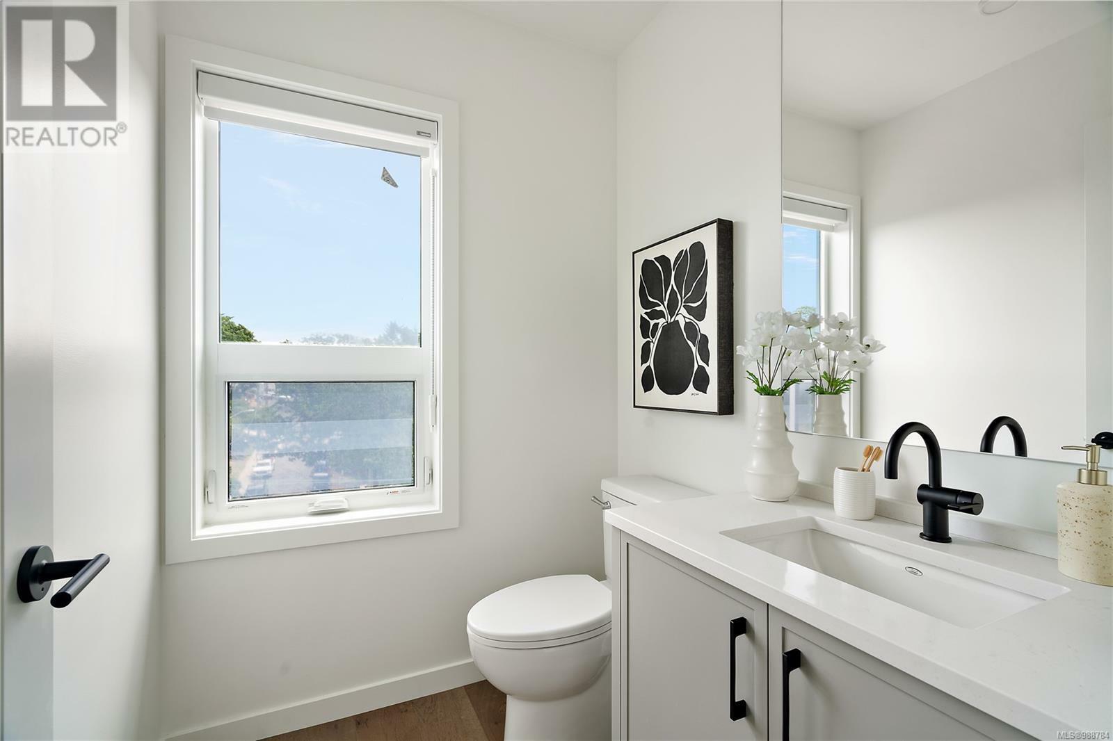 ESQUIMALT, British Columbia, V9A 6A1, CA, 2 Bedrooms Bedrooms, ,3 BathroomsBathrooms,Residential,For Sale,1875820
