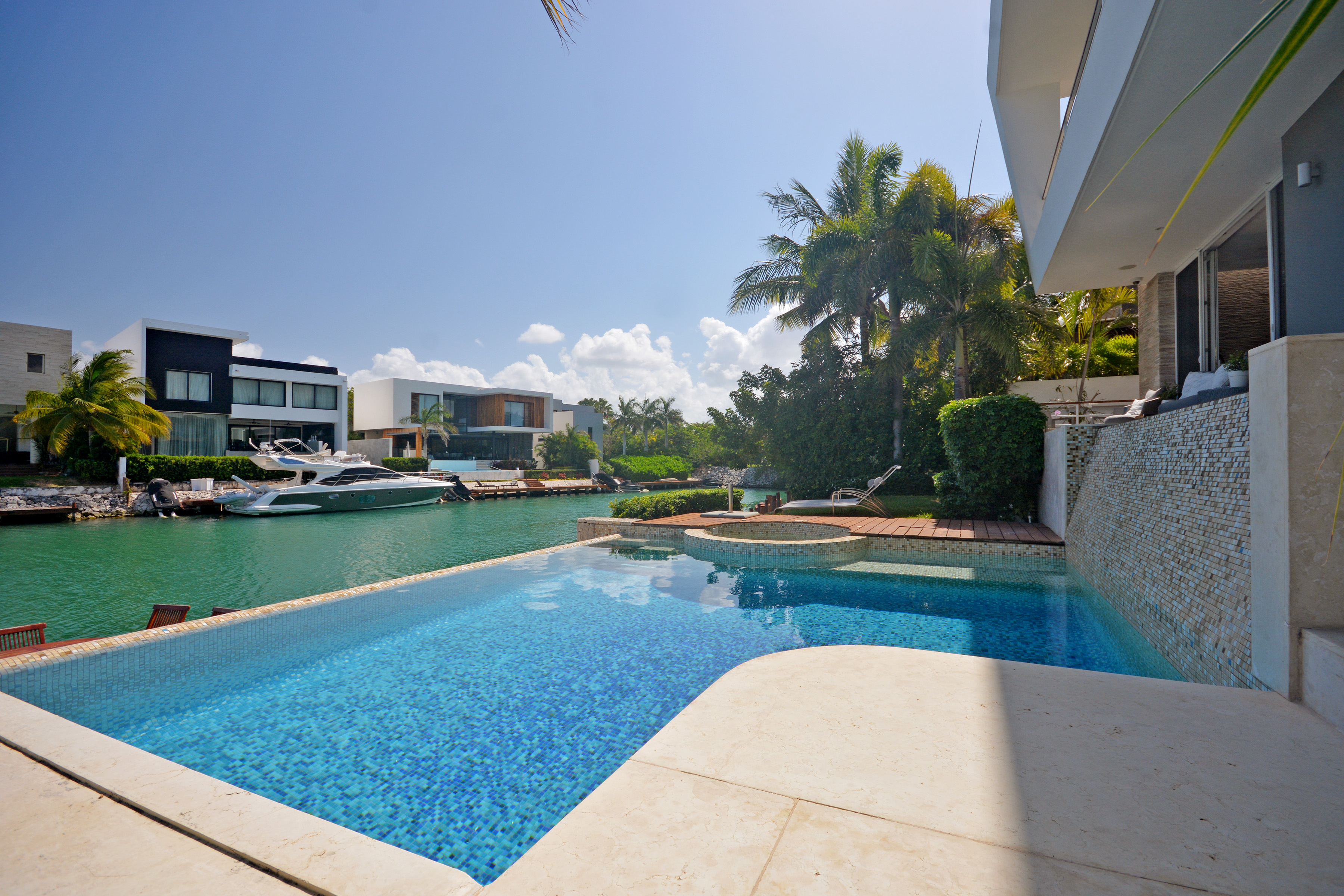  EXCLUSIVE RESIDENCE WITH PRIVATE DOCK - 物件實景