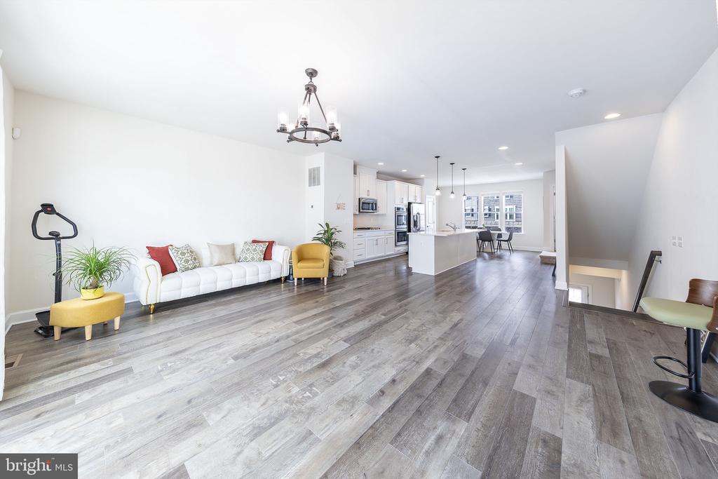 Haymarket, Virginia, 20169, United States, 3 Bedrooms Bedrooms, ,4 BathroomsBathrooms,Residential,For Sale,1904244