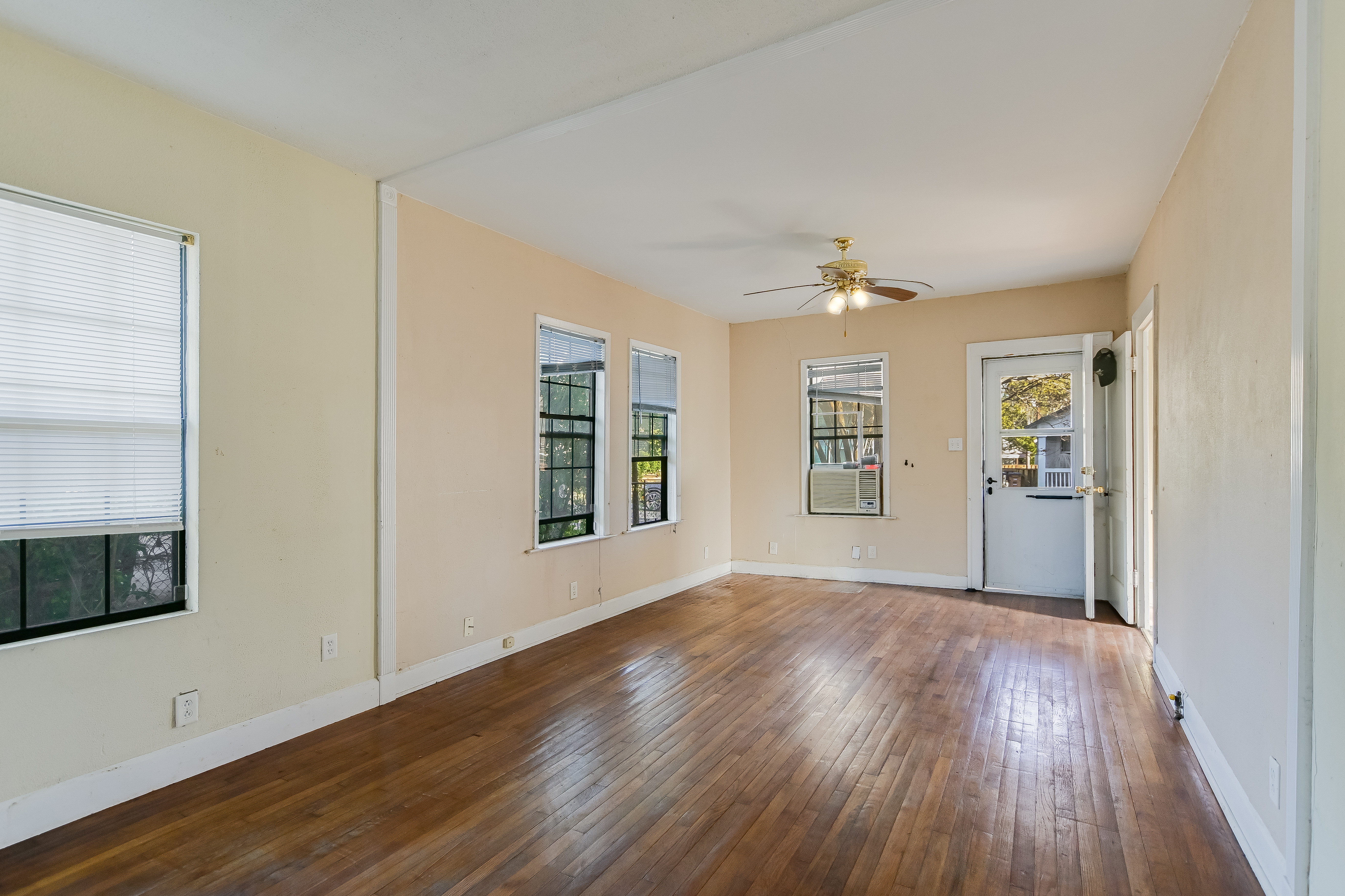  JUST LISTED - Infill Development Opportunity in East Austin - 物件實景