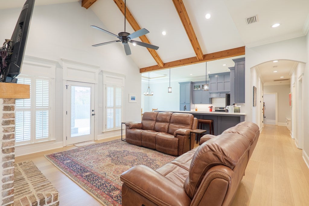 Valdosta, Georgia, 31601, United States, 4 Bedrooms Bedrooms, ,3 BathroomsBathrooms,Residential,For Sale,1991000