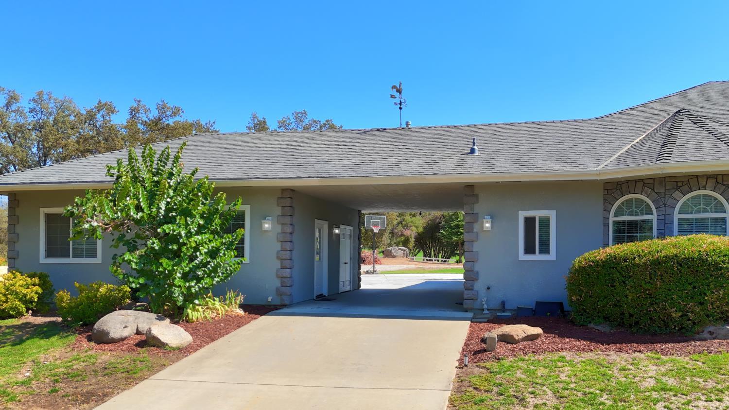 Ahwahnee, California, 93601, United States, 5 Bedrooms Bedrooms, ,4 BathroomsBathrooms,Residential,For Sale,2043706